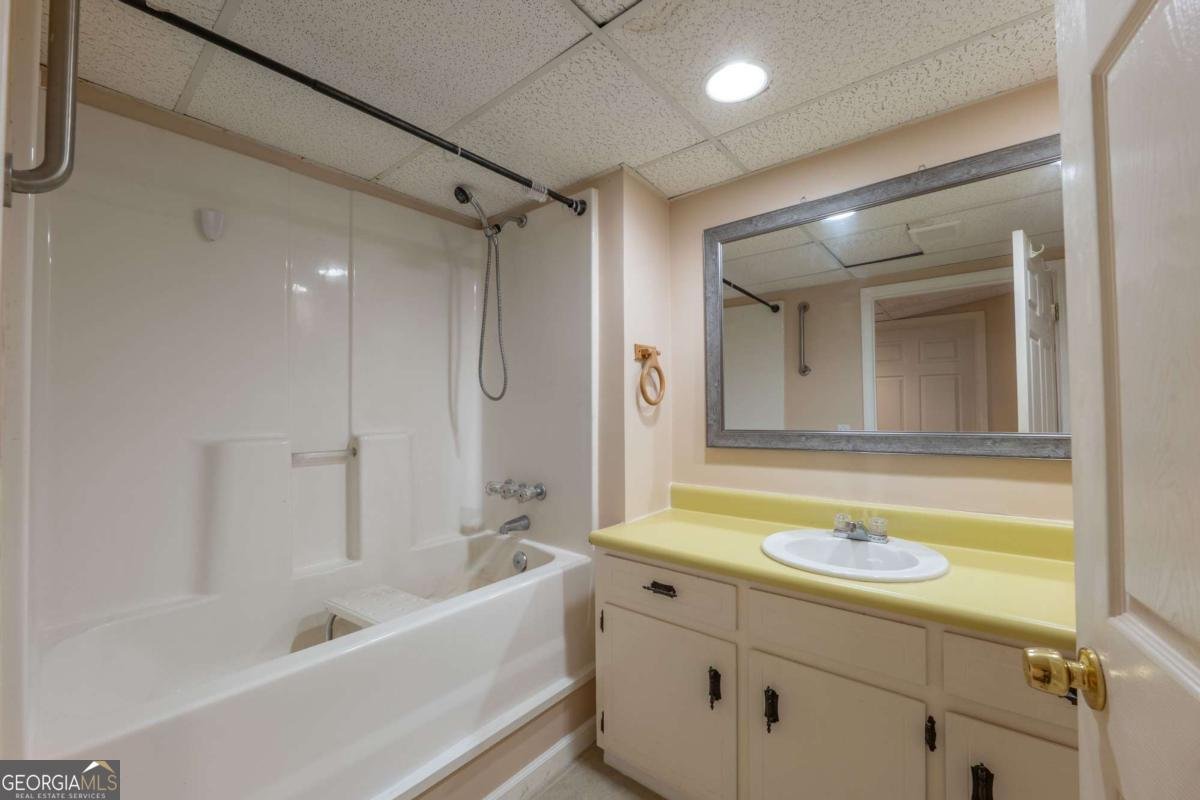 4559 Collins Avenue Acworth - 40
