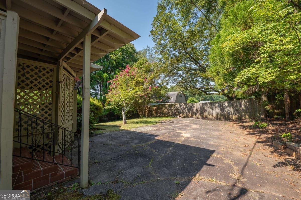 4559 Collins Avenue Acworth - 48