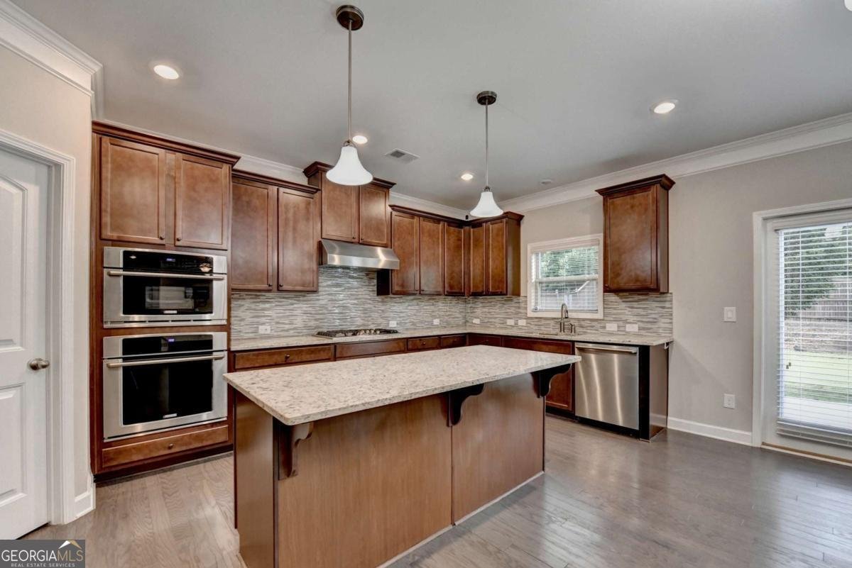 4815 EDGEMOORE Trace Cumming - 25