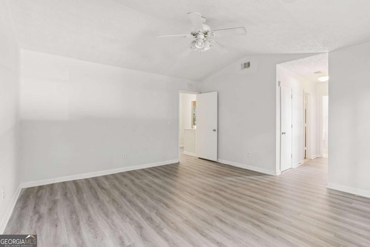 310 Wolf Downs Way Atlanta - 11
