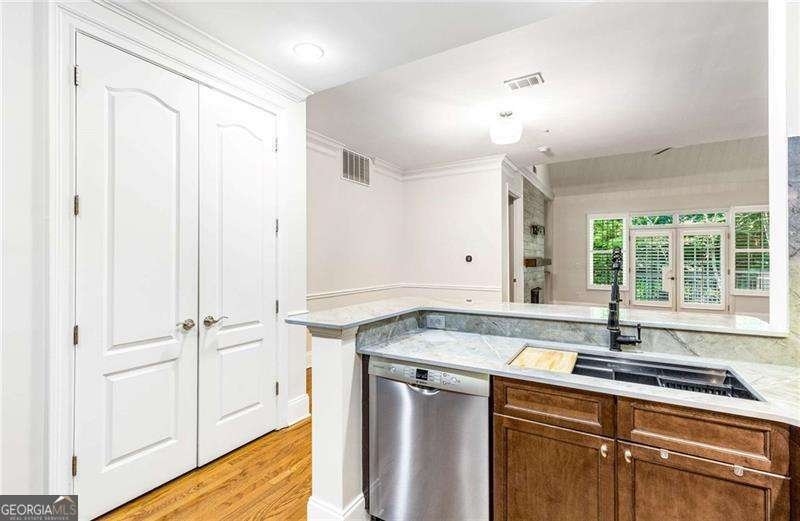3280 STILLHOUSE Lane Atlanta - 22