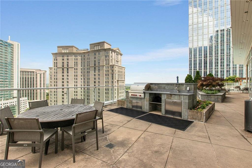 3325 Piedmont Road Atlanta - 1