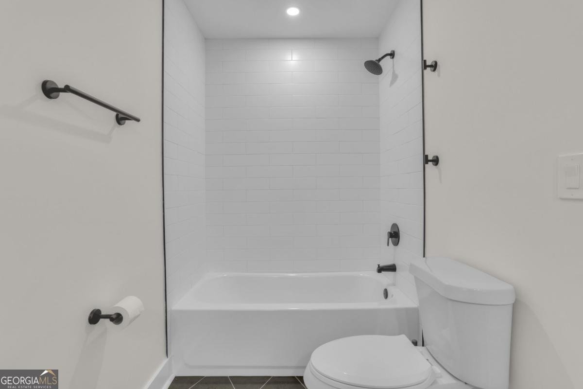 1365 Oakhaven Drive Roswell - 43