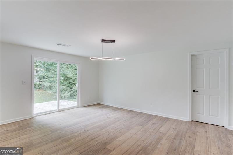 5266 LONG GREEN Stone Mountain - 16