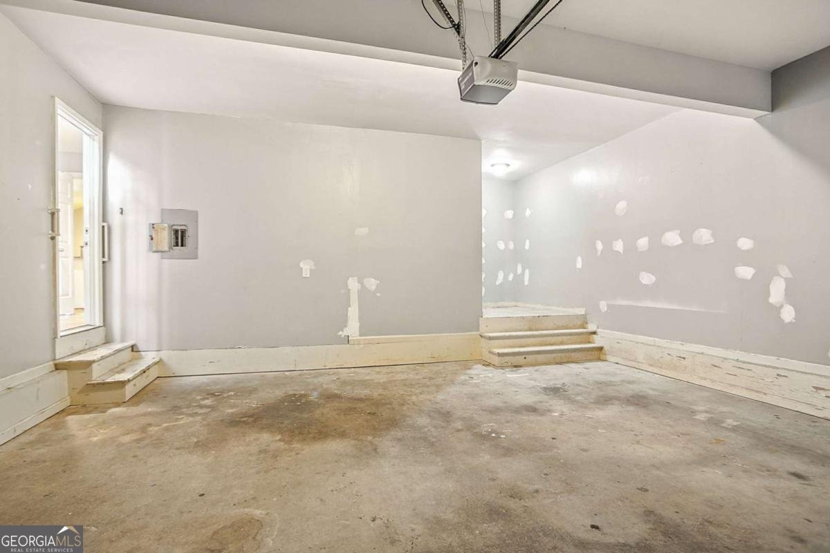 140 Glen Holly Drive Roswell - 13