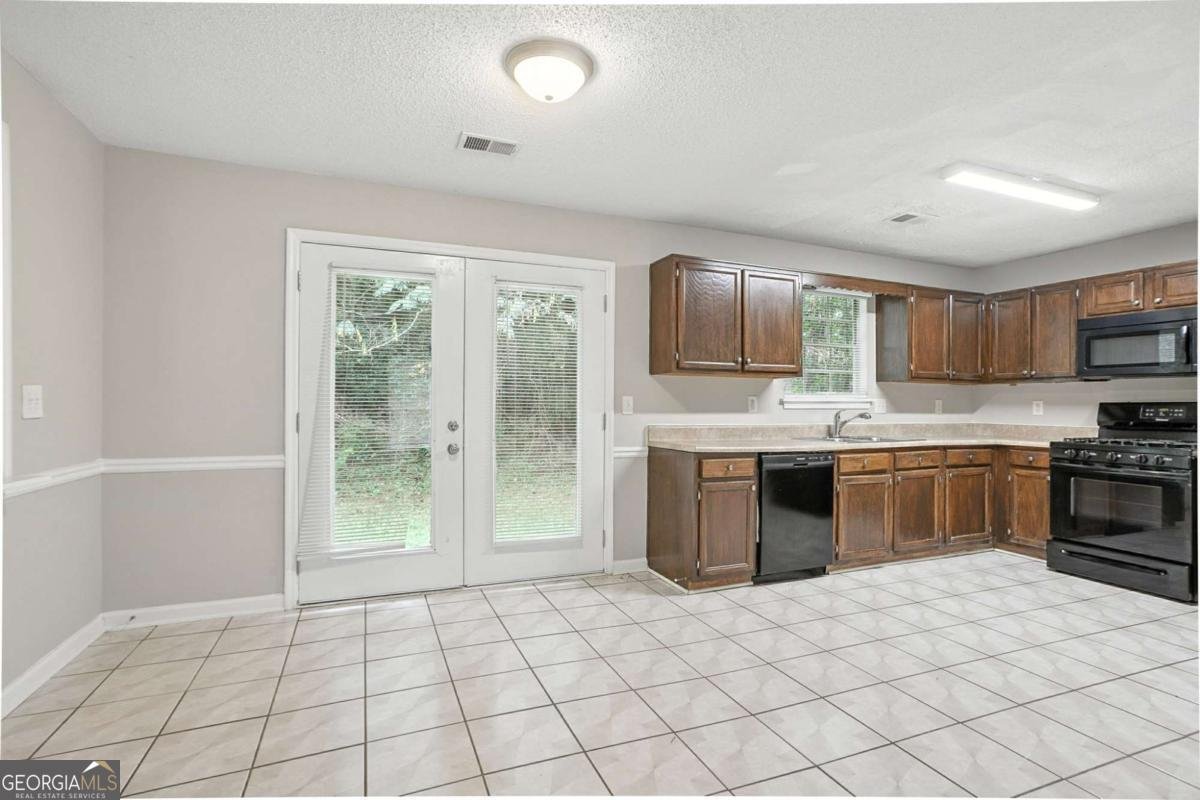 1286 Regal Heights Drive Lithonia - 10