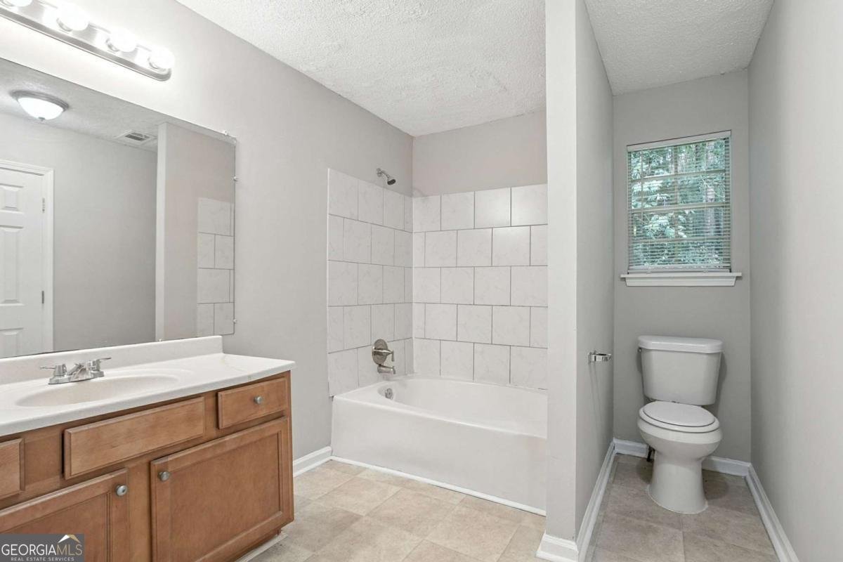 1286 Regal Heights Drive Lithonia - 31