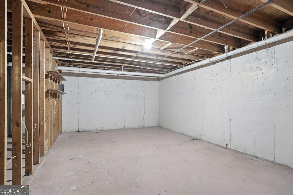 1286 Regal Heights Drive Lithonia - 32