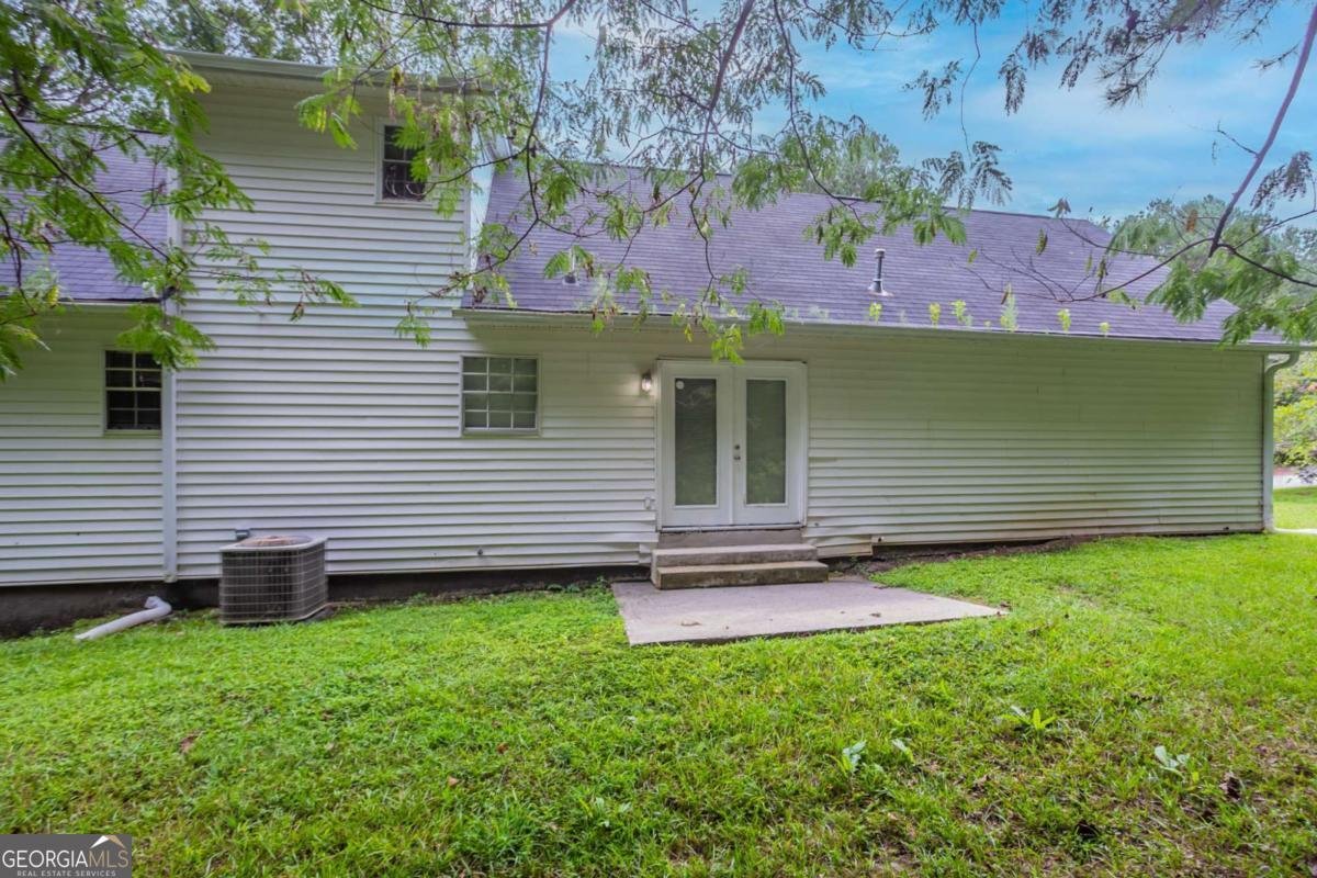 1286 Regal Heights Drive Lithonia - 37