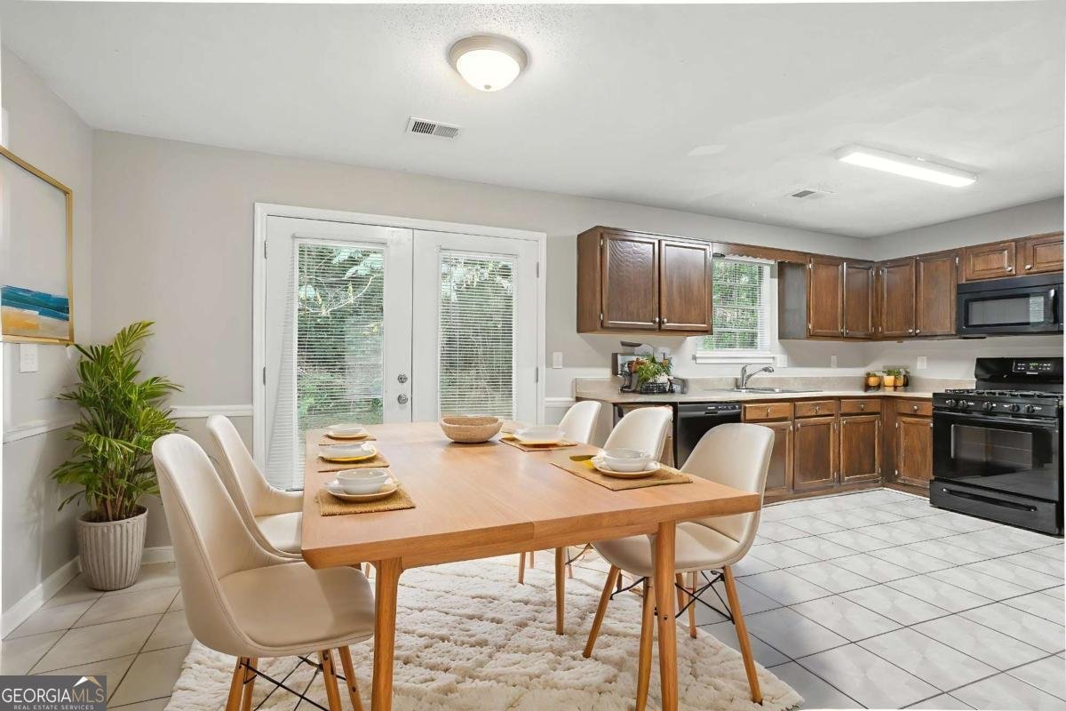 1286 Regal Heights Drive Lithonia - 6