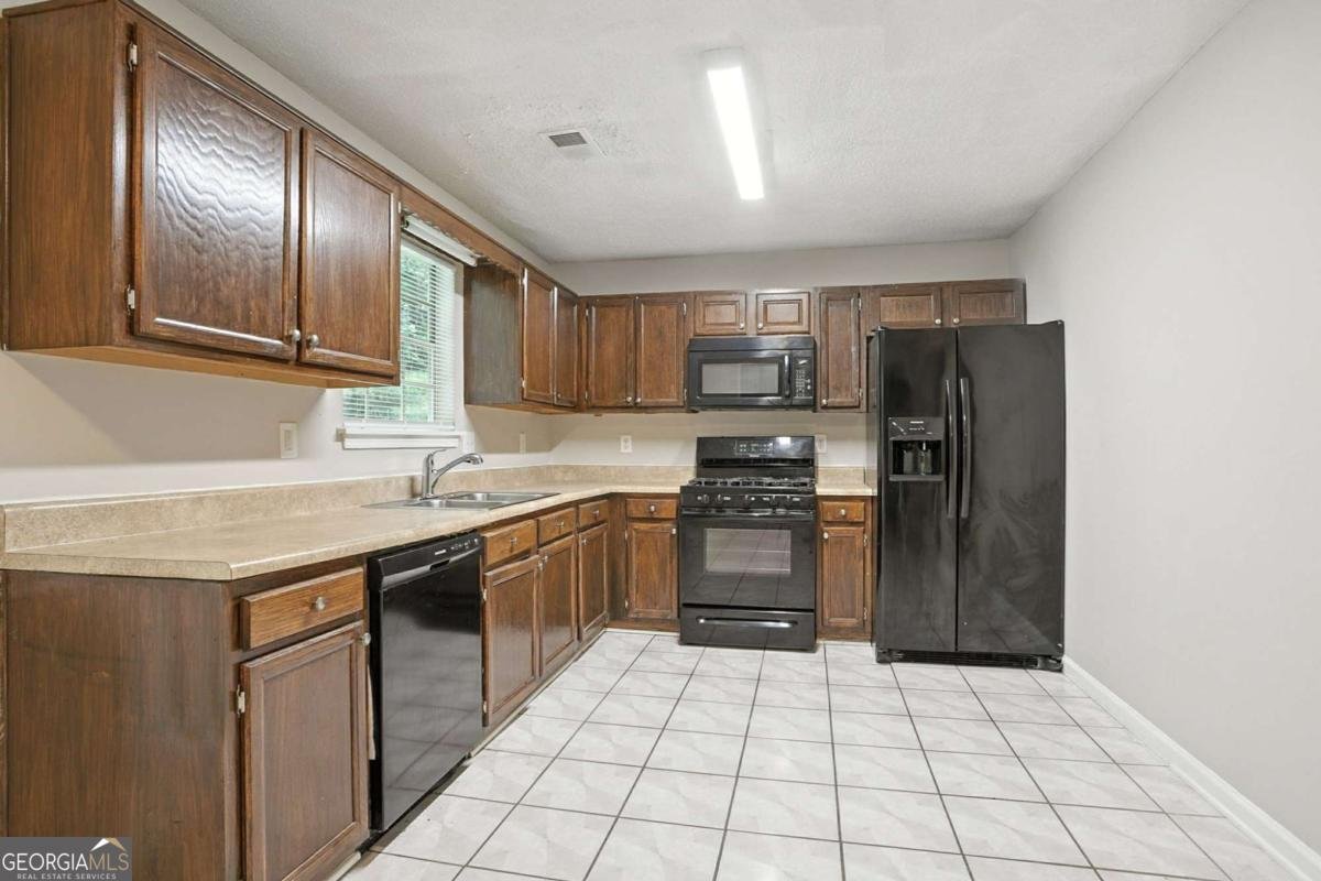 1286 Regal Heights Drive Lithonia - 9