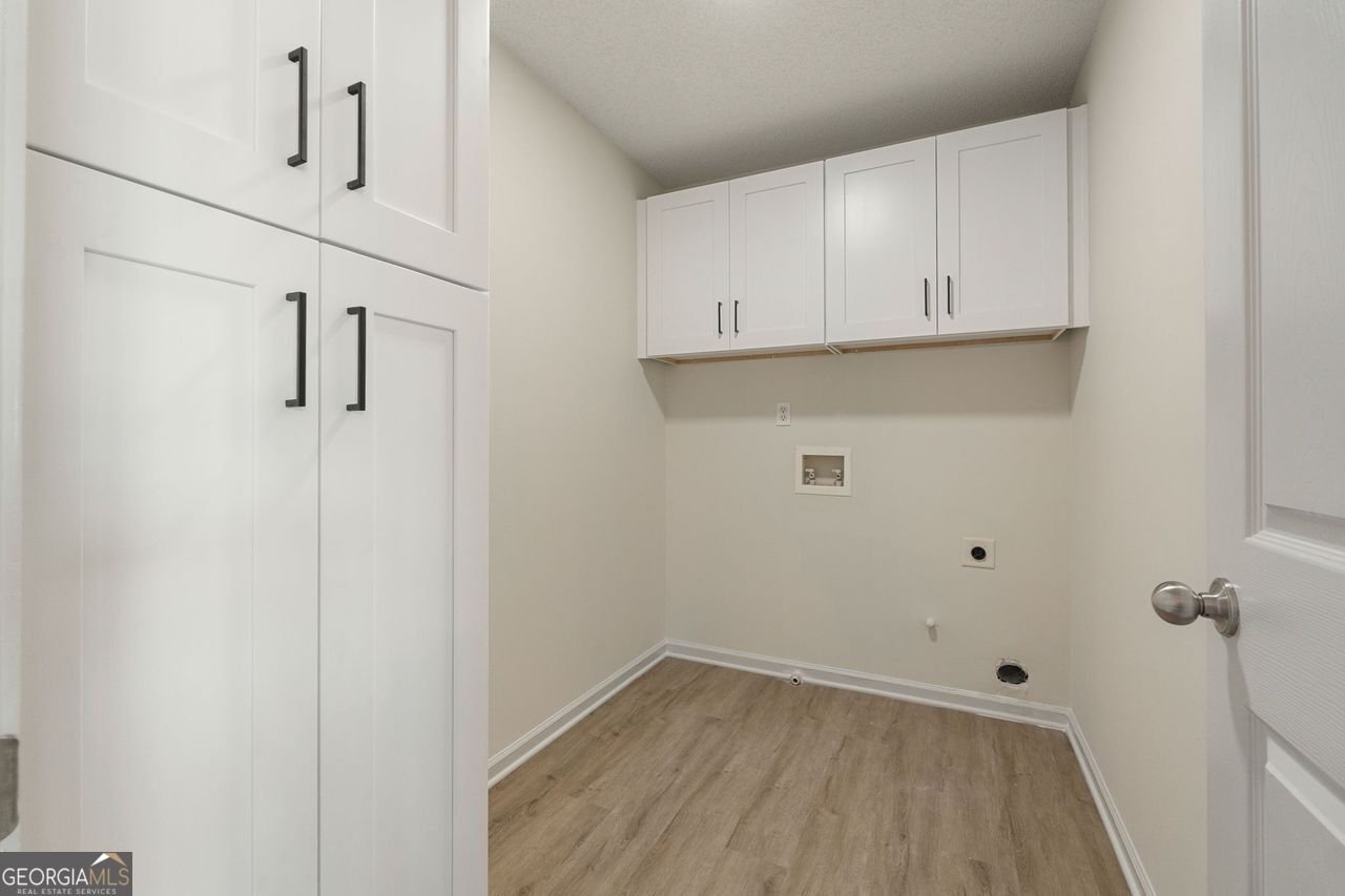 191 KYNDAL Drive Hampton - 38