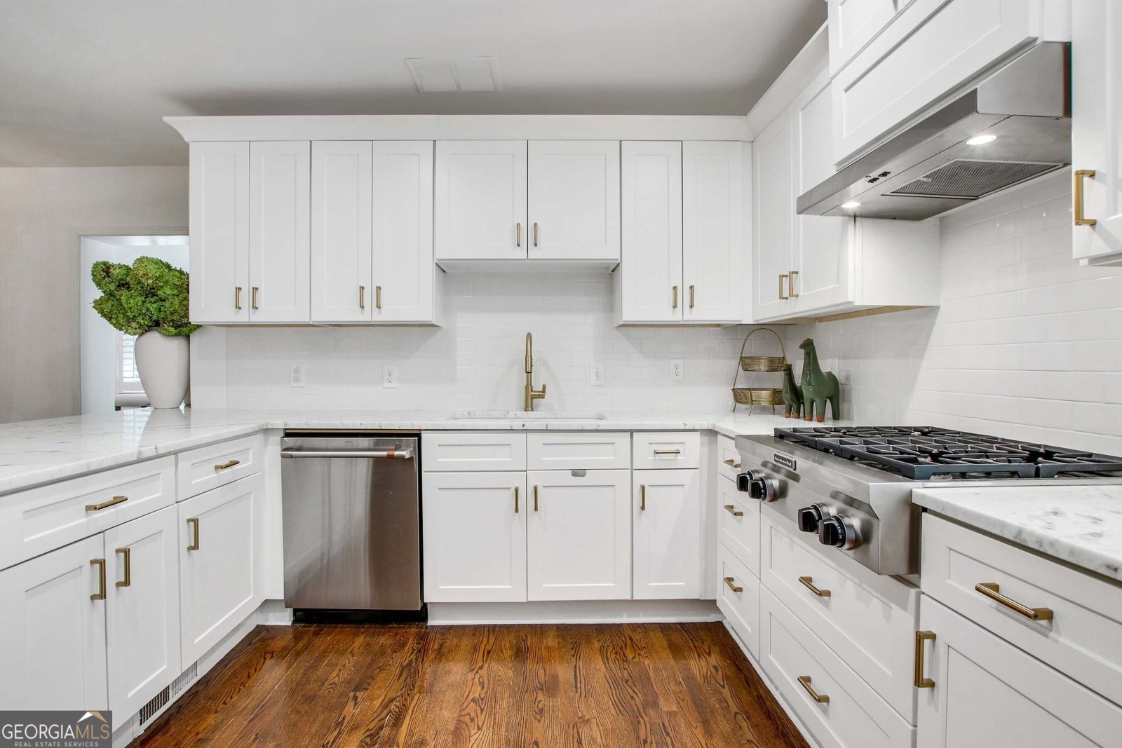 566 Wesley Road Atlanta - 12