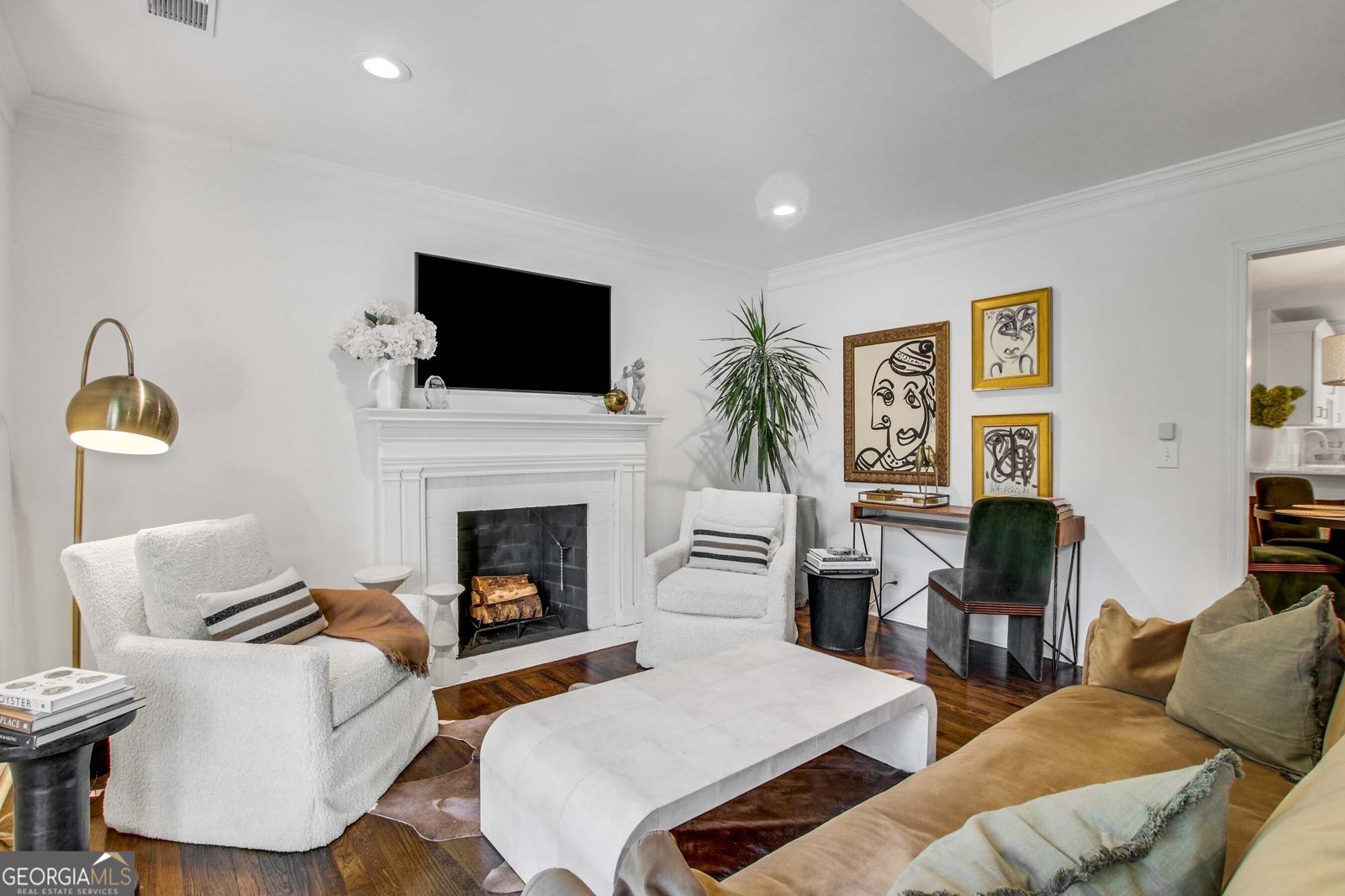 566 Wesley Road Atlanta - 5