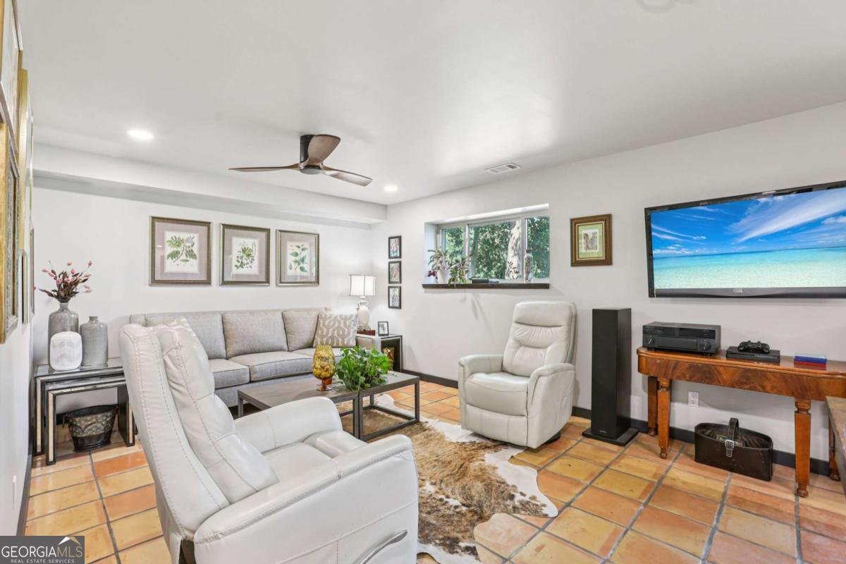 1085 Lake Charles Drive Roswell - 29