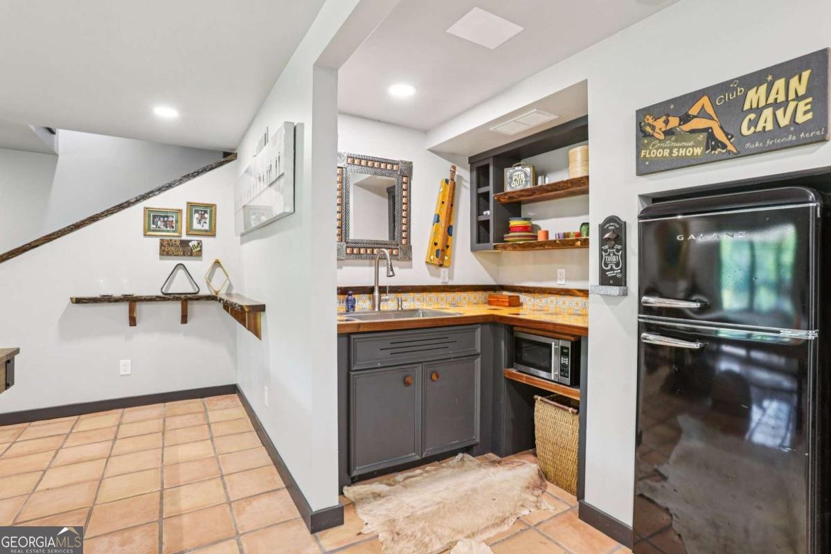 1085 Lake Charles Drive Roswell - 30