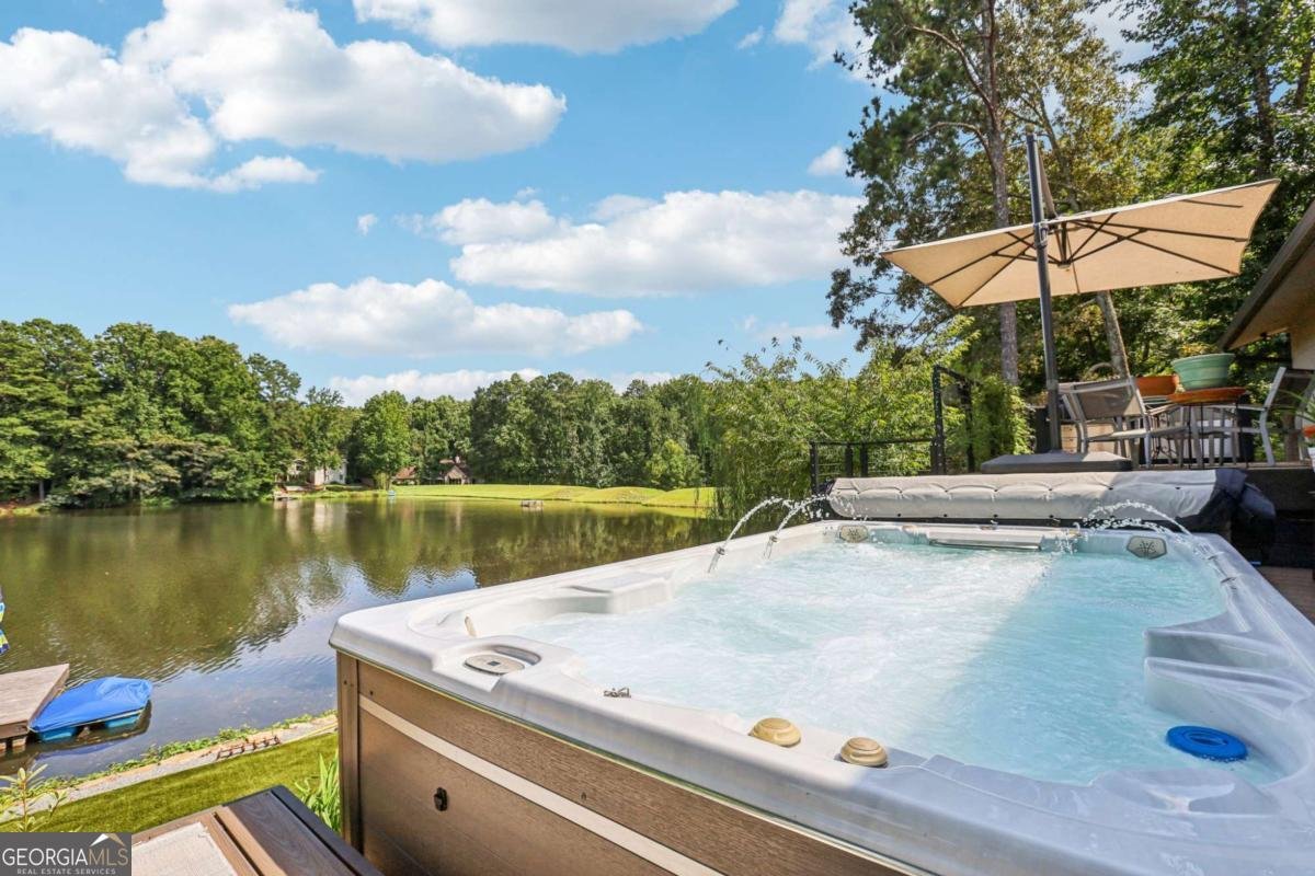 1085 Lake Charles Drive Roswell - 38
