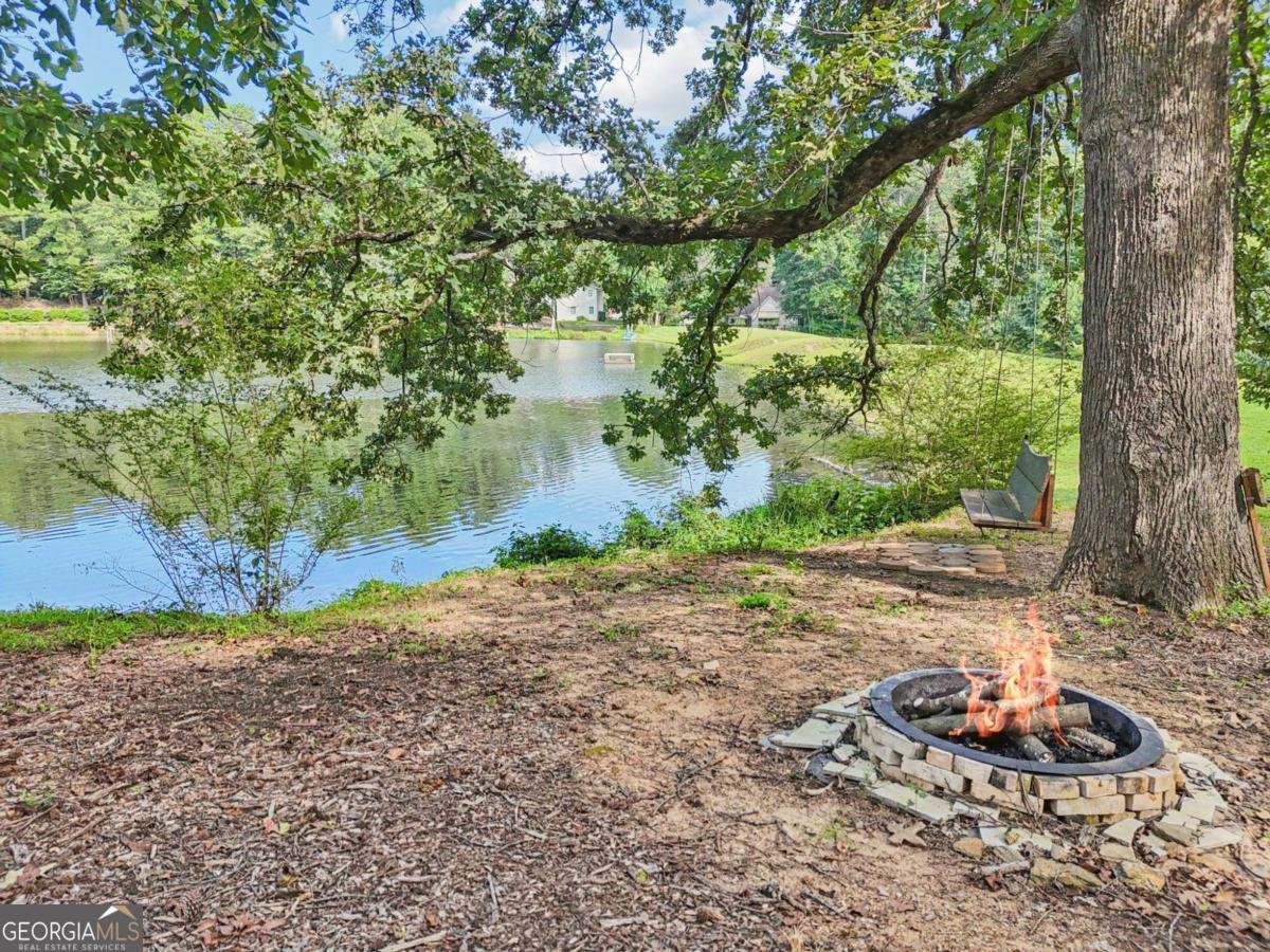 1085 Lake Charles Drive Roswell - 43