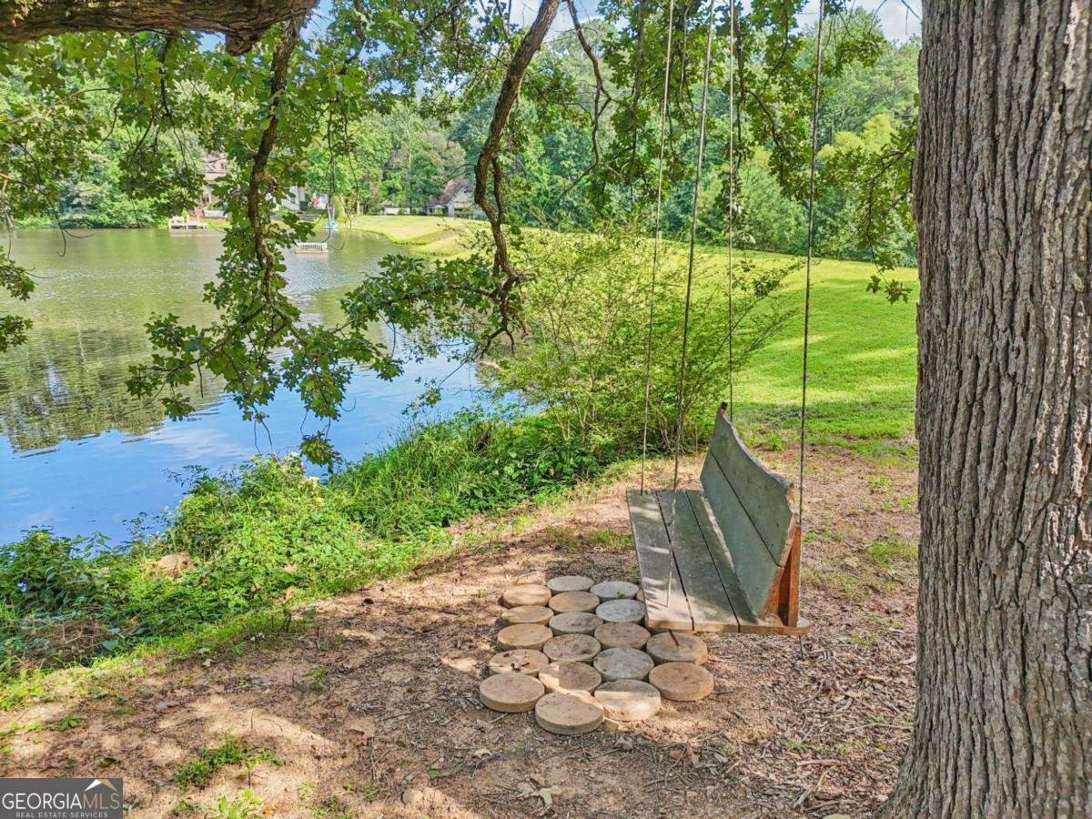 1085 Lake Charles Drive Roswell - 44
