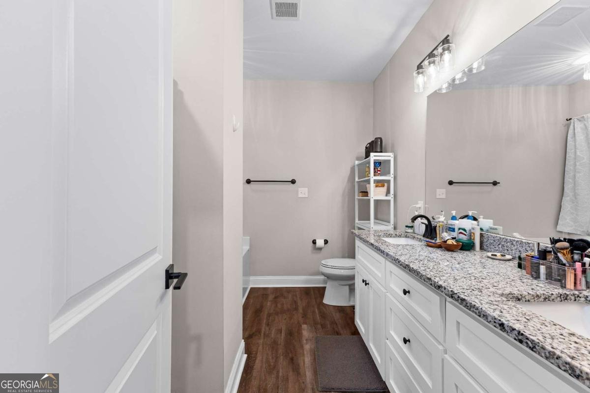1505 Wisteria Drive West Point - 5