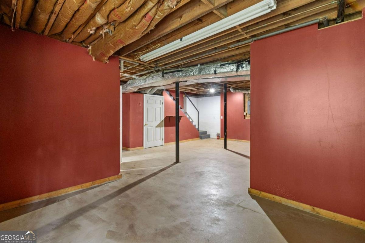 18 Swan Circle White - 8