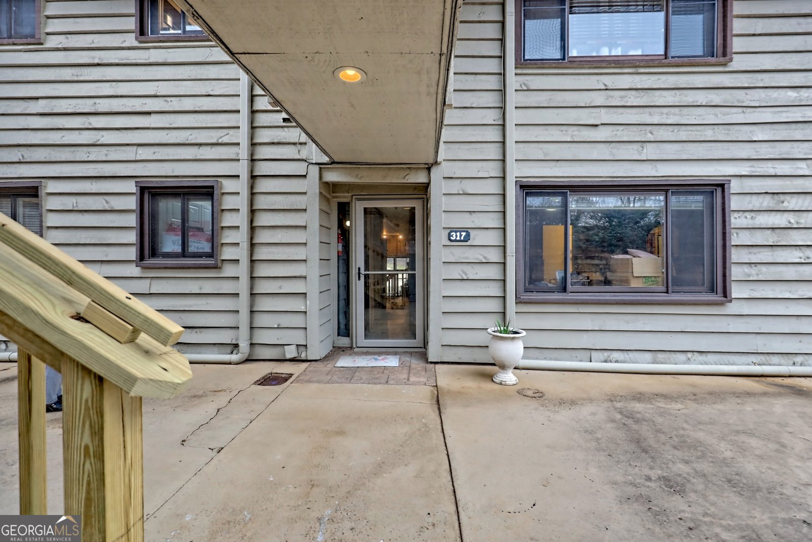 239 Shakespeare Unit 317 Drive Clayton - 2