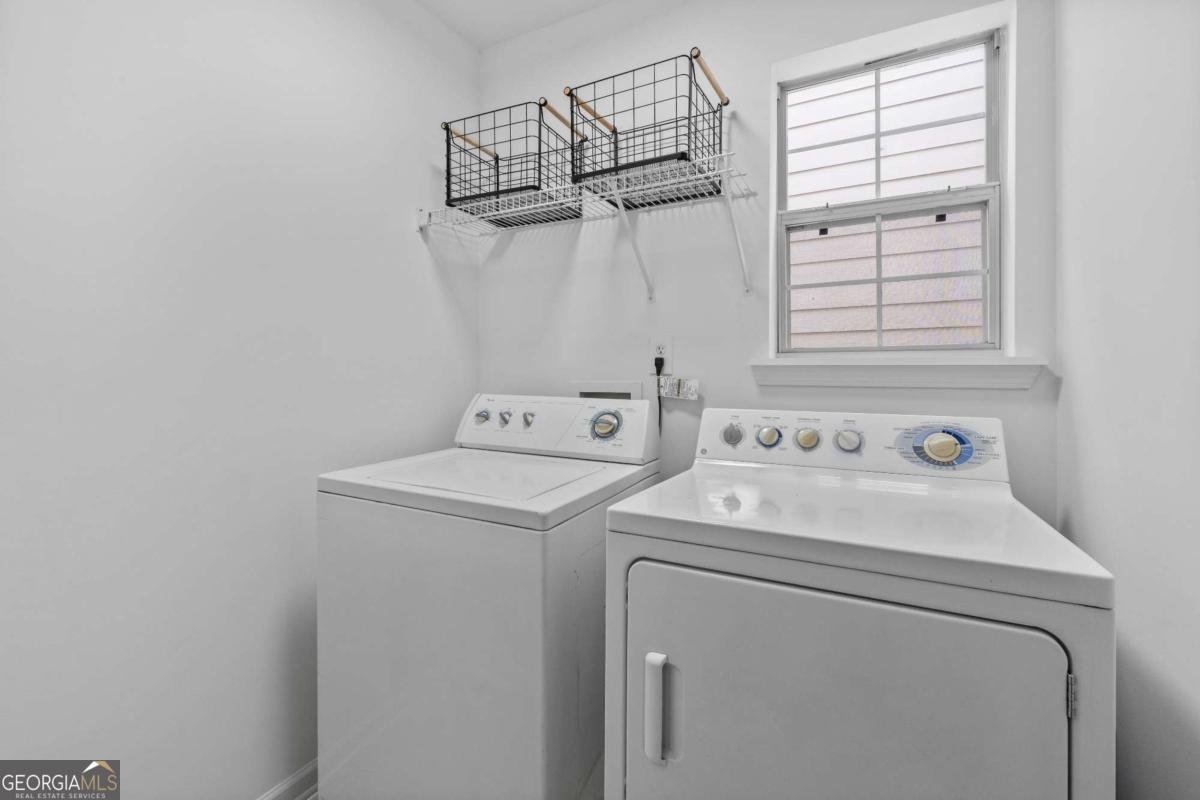 1484 GATES Circle Atlanta - 14