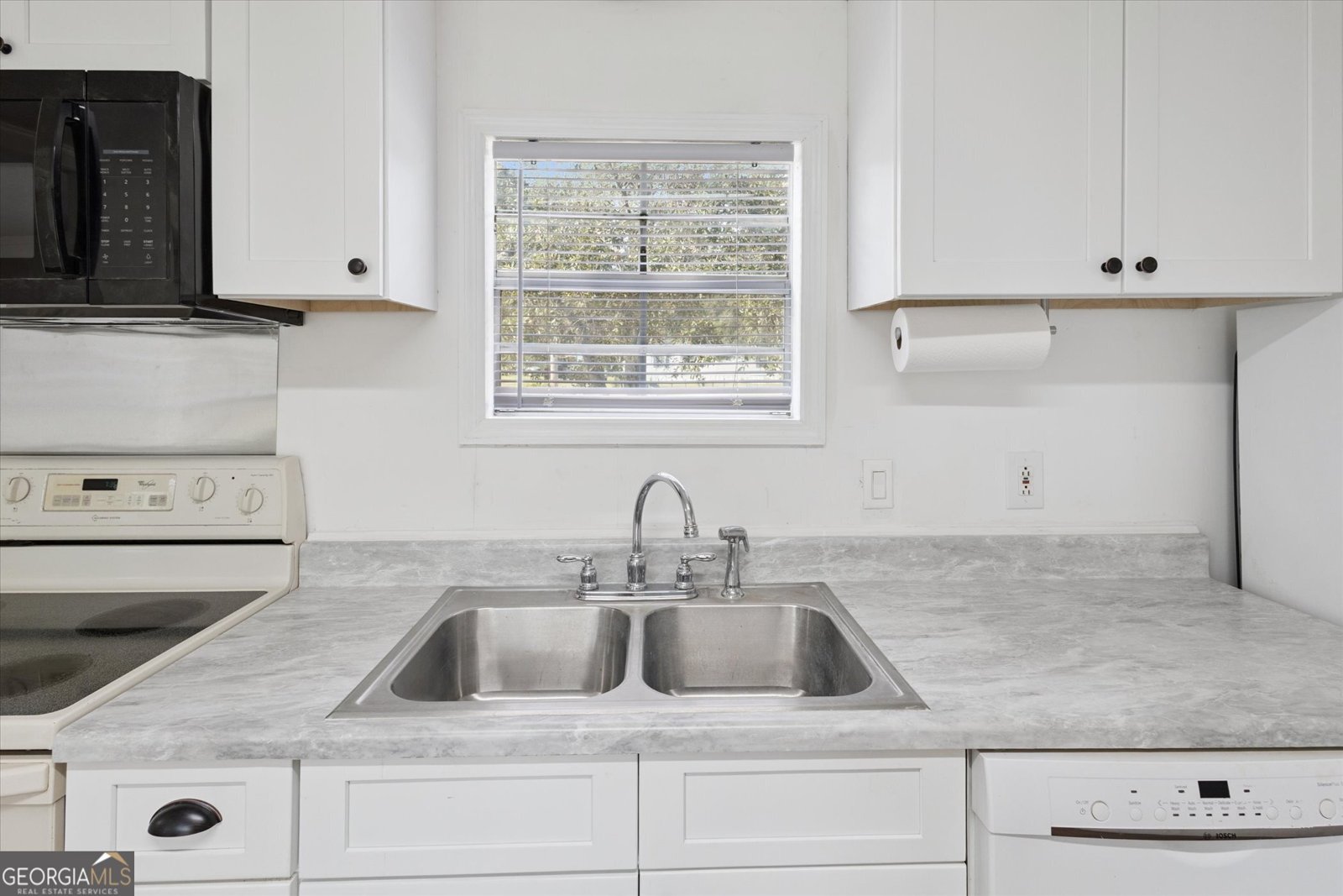 3021 Cowboy Way Portal - 12