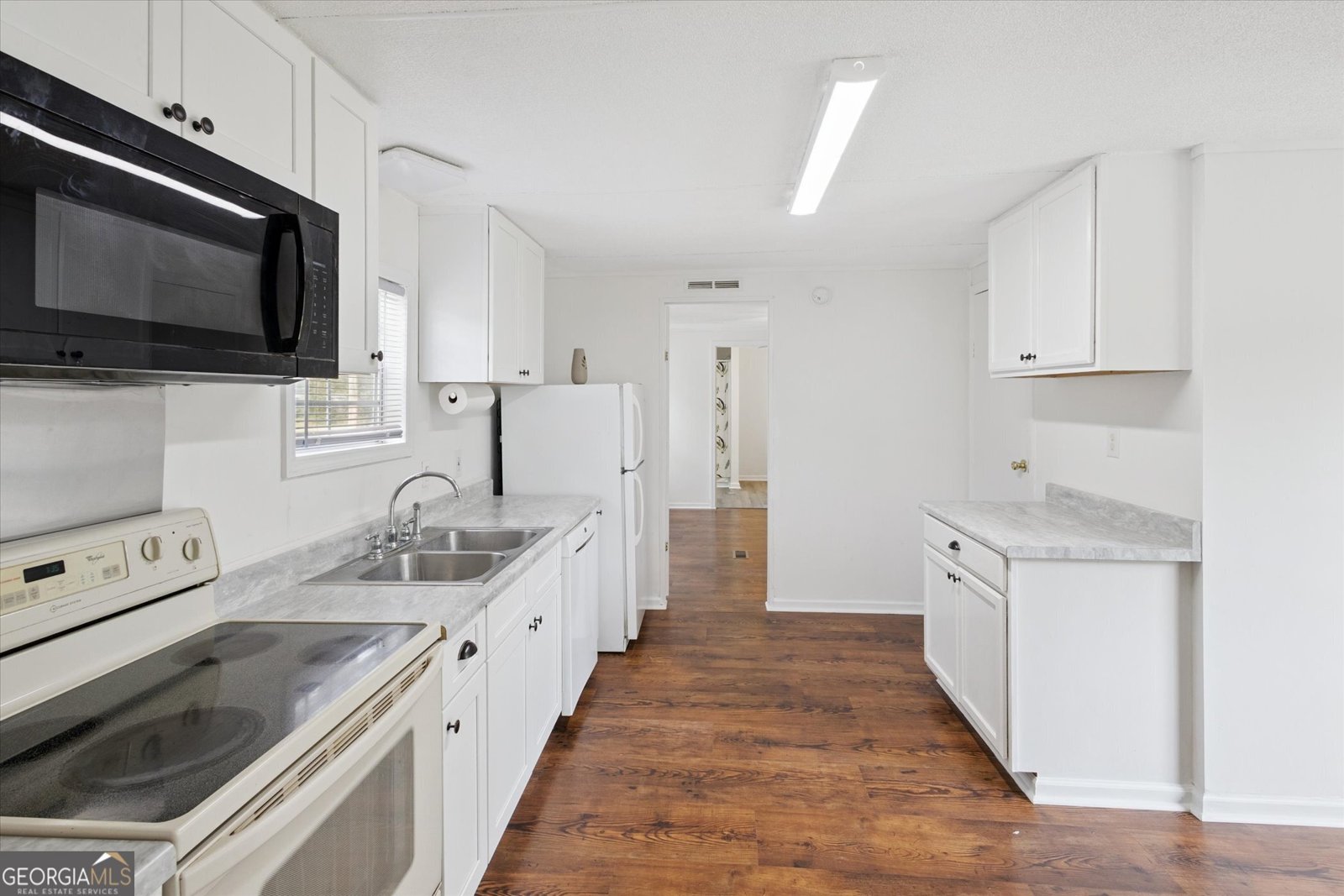 3021 Cowboy Way Portal - 14