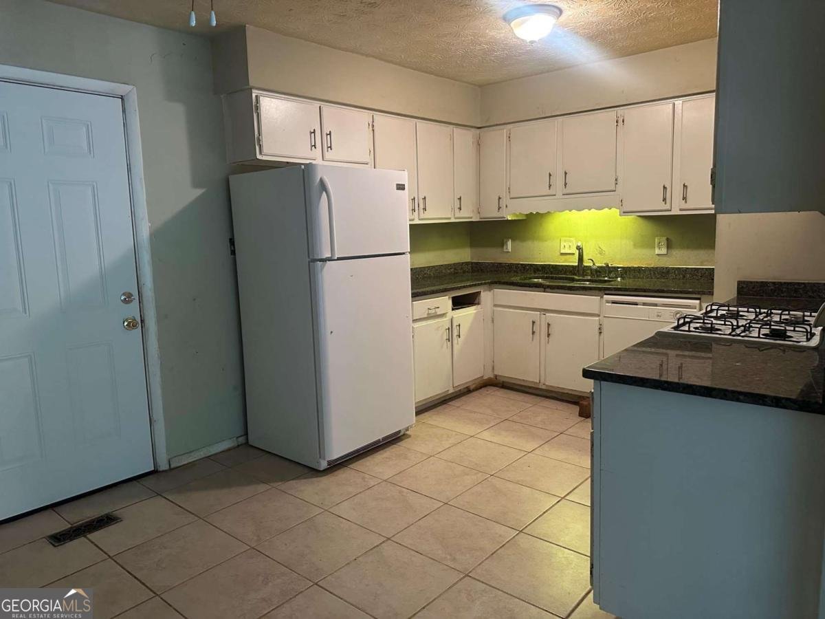 4911 Martins Crossing Road Stone Mountain - 10