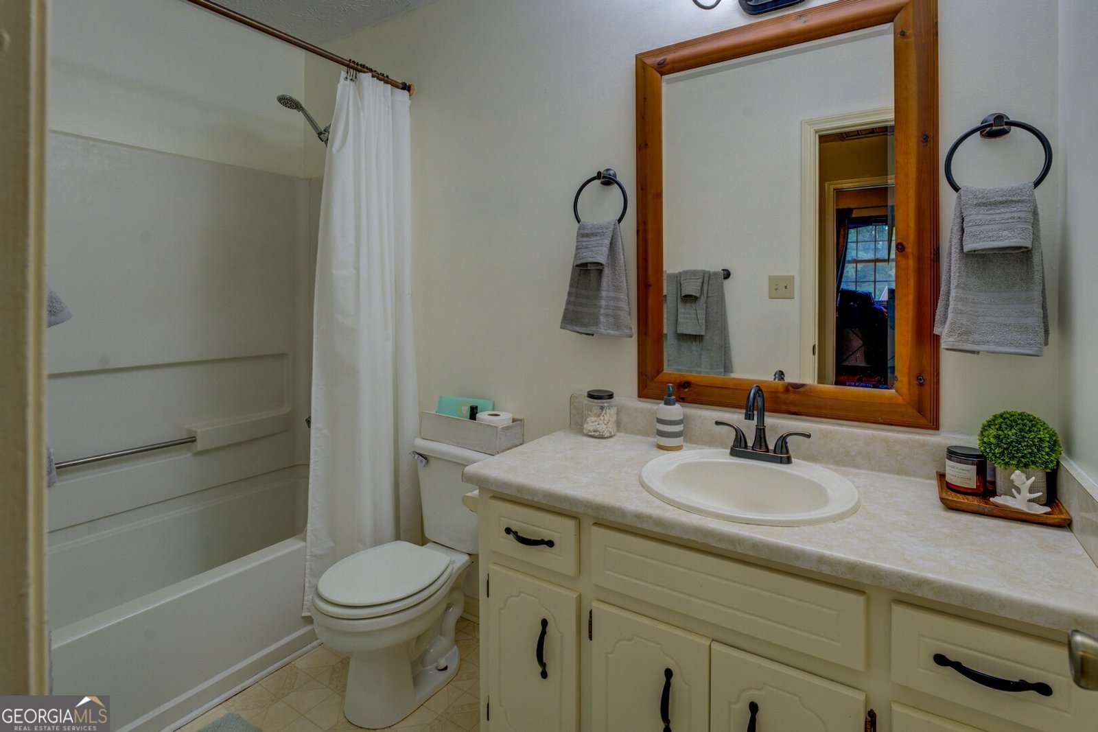 180 Cowan Drive Stockbridge - 1