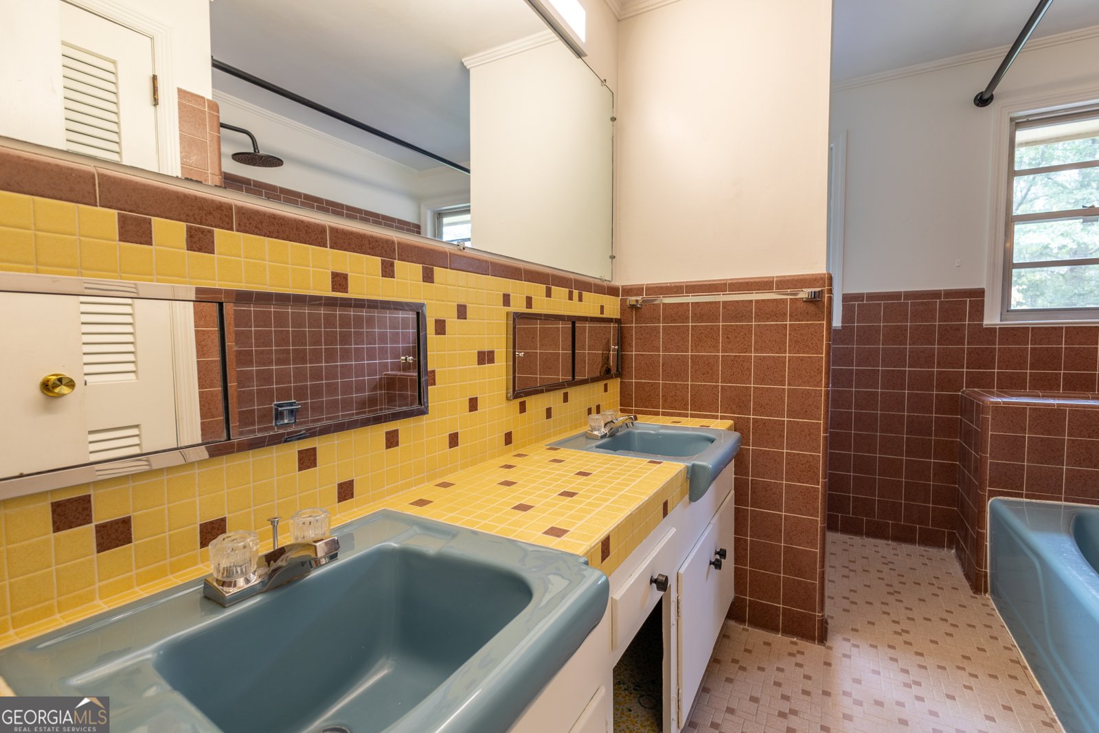6214 Crestview Drive Covington - 28