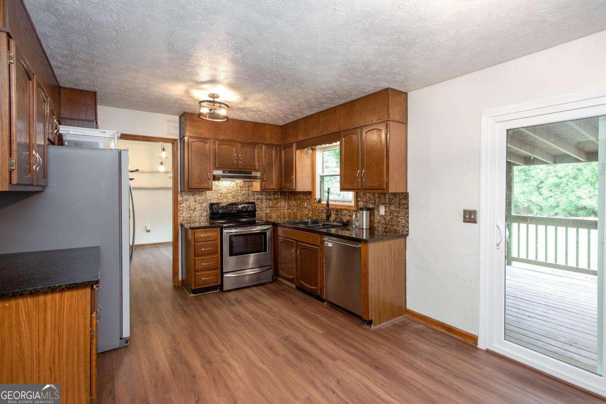 5068 Ravenwood Drive Marietta - 5