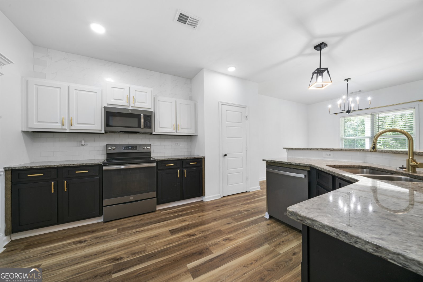 113 NATURES POINTE Trail Carrollton - 11