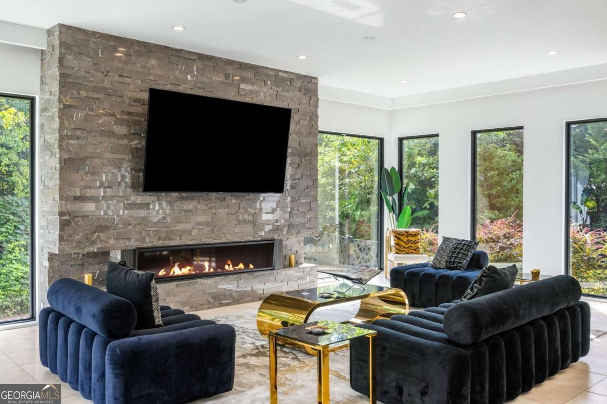 2055 Roxboro Road Atlanta - 12