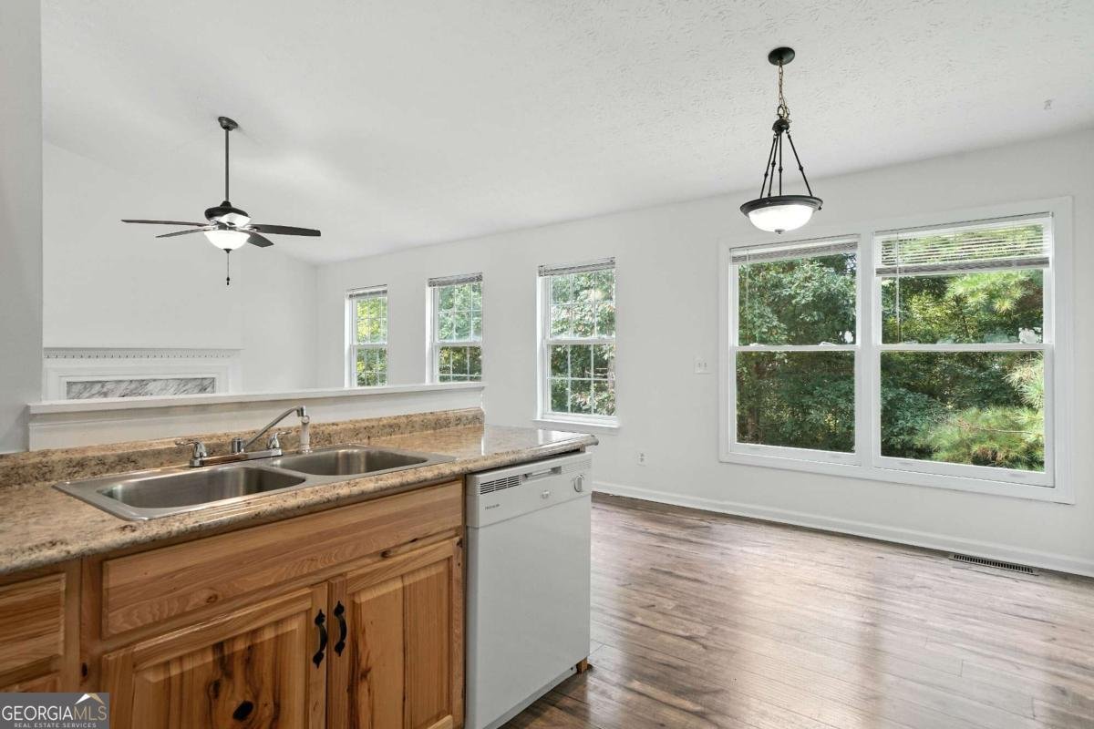 452 Crested View Drive Loganville - 12