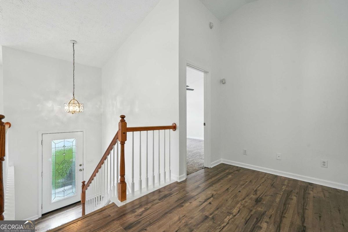 452 Crested View Drive Loganville - 4