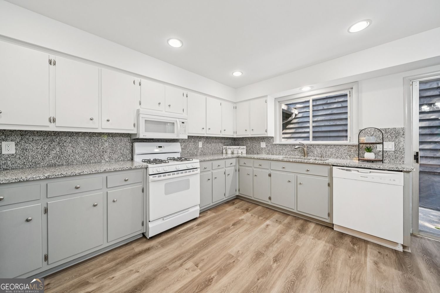 230 Lakeview Ridge Roswell - 18