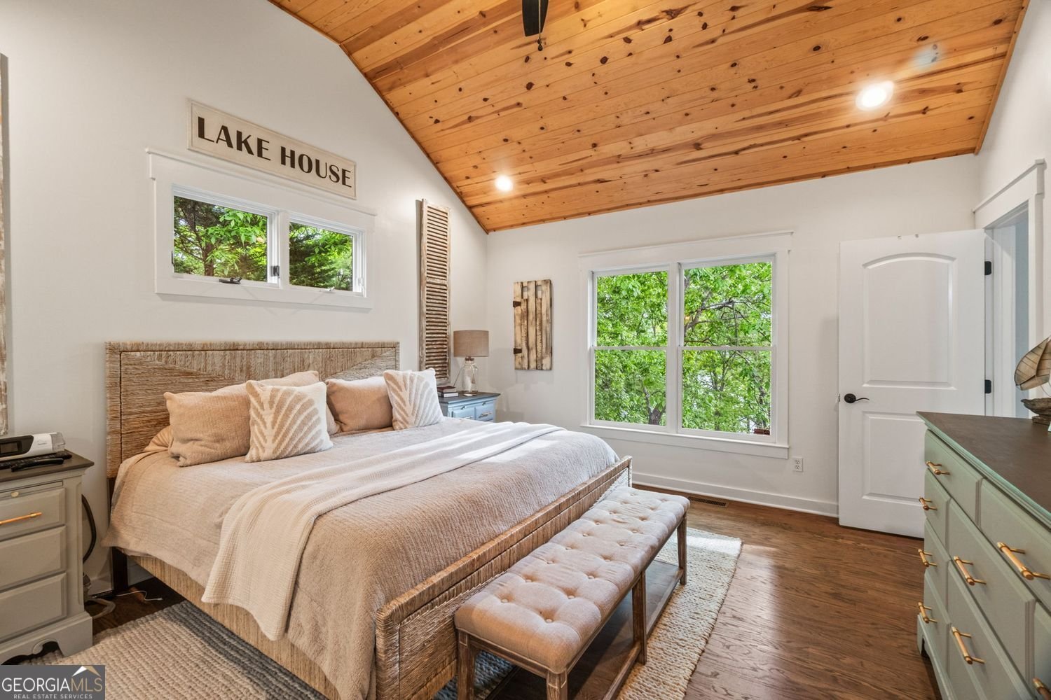 5527 Little River Circle Gainesville - 28