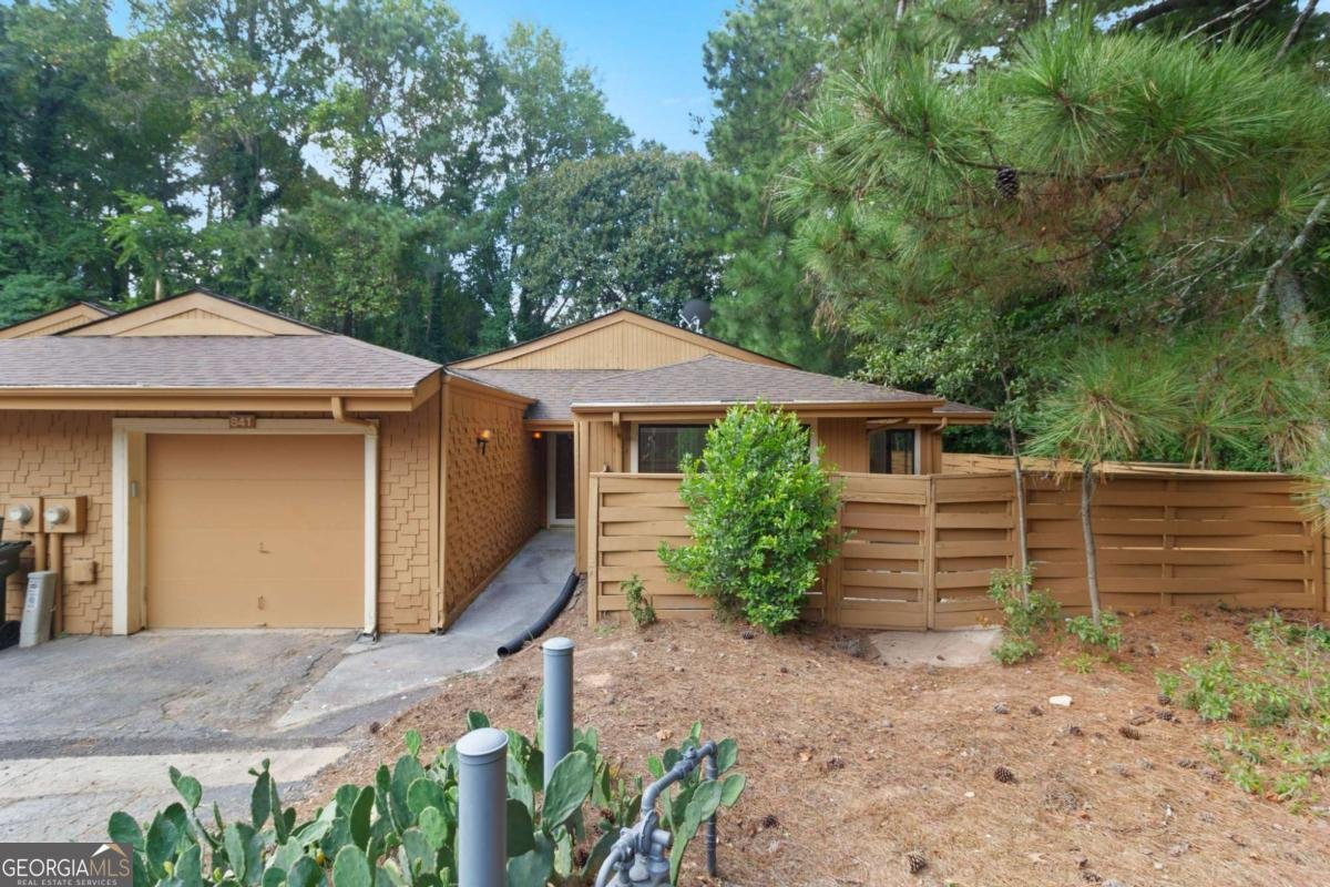 841 Lake Hollow Boulevard Marietta - 2