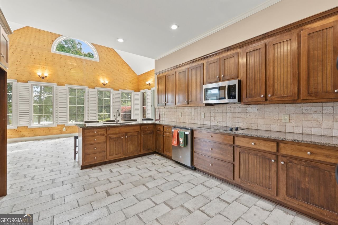 6212 WATERS EDGE Covington - 63