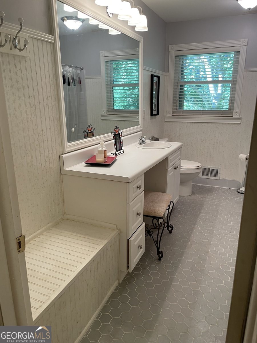 2649 Headland Drive East Point - 20