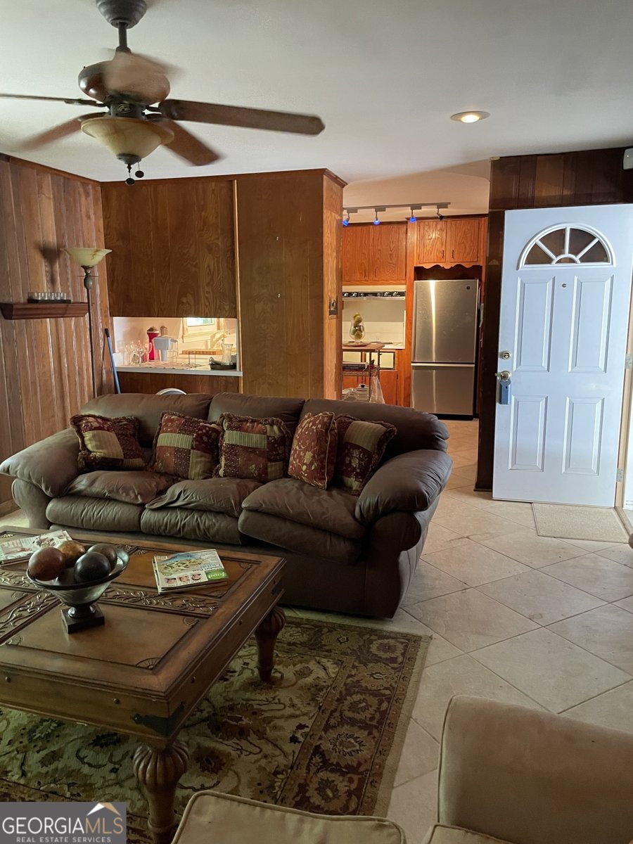 2649 Headland Drive East Point - 9
