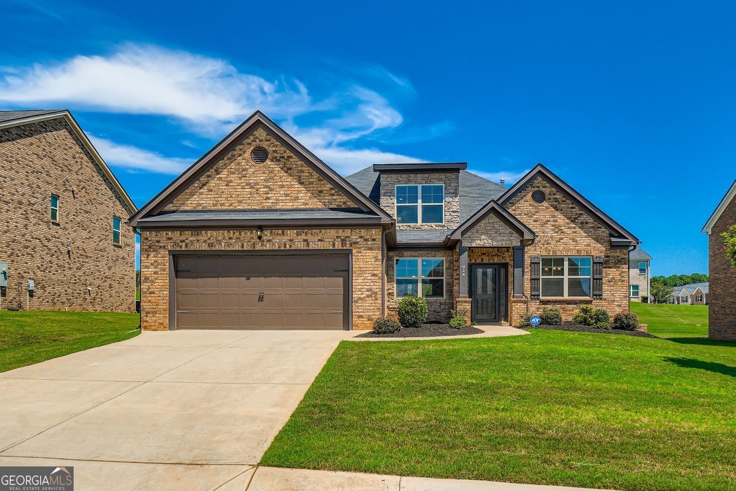 924 Dexter Drive Stockbridge - 1