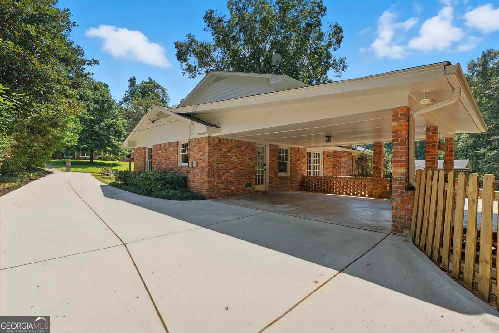 2202 Bonnavit Court Atlanta - 34