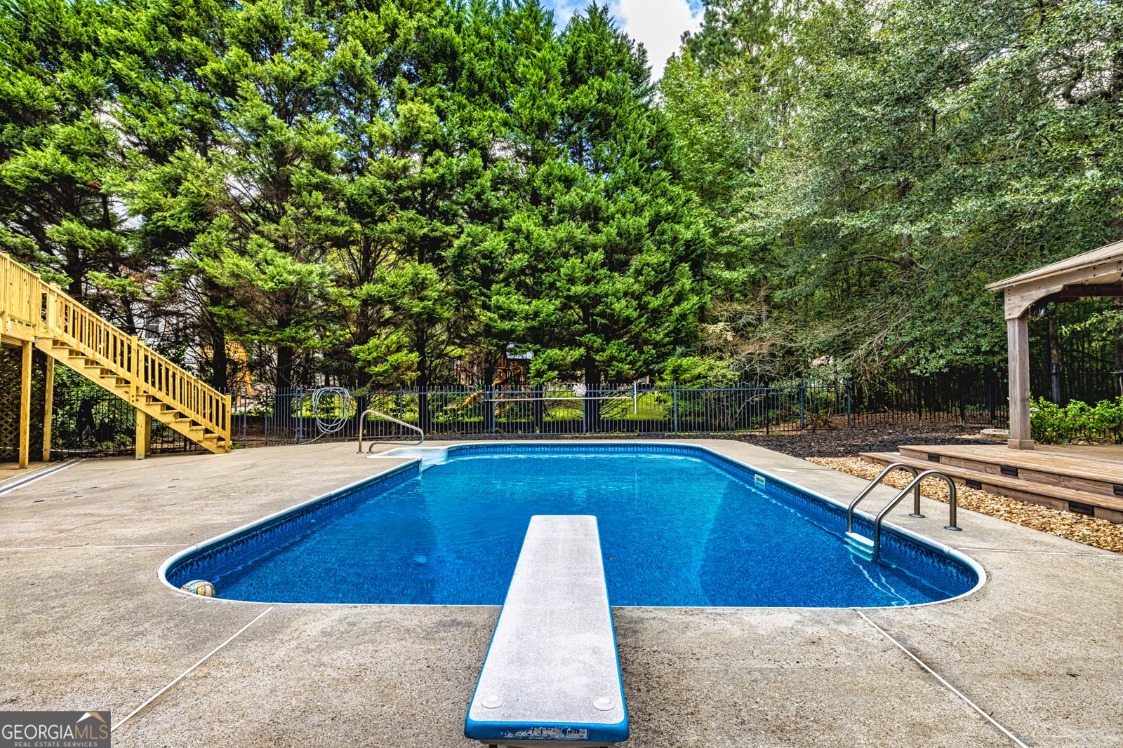 140 Canal Place Fayetteville - 27