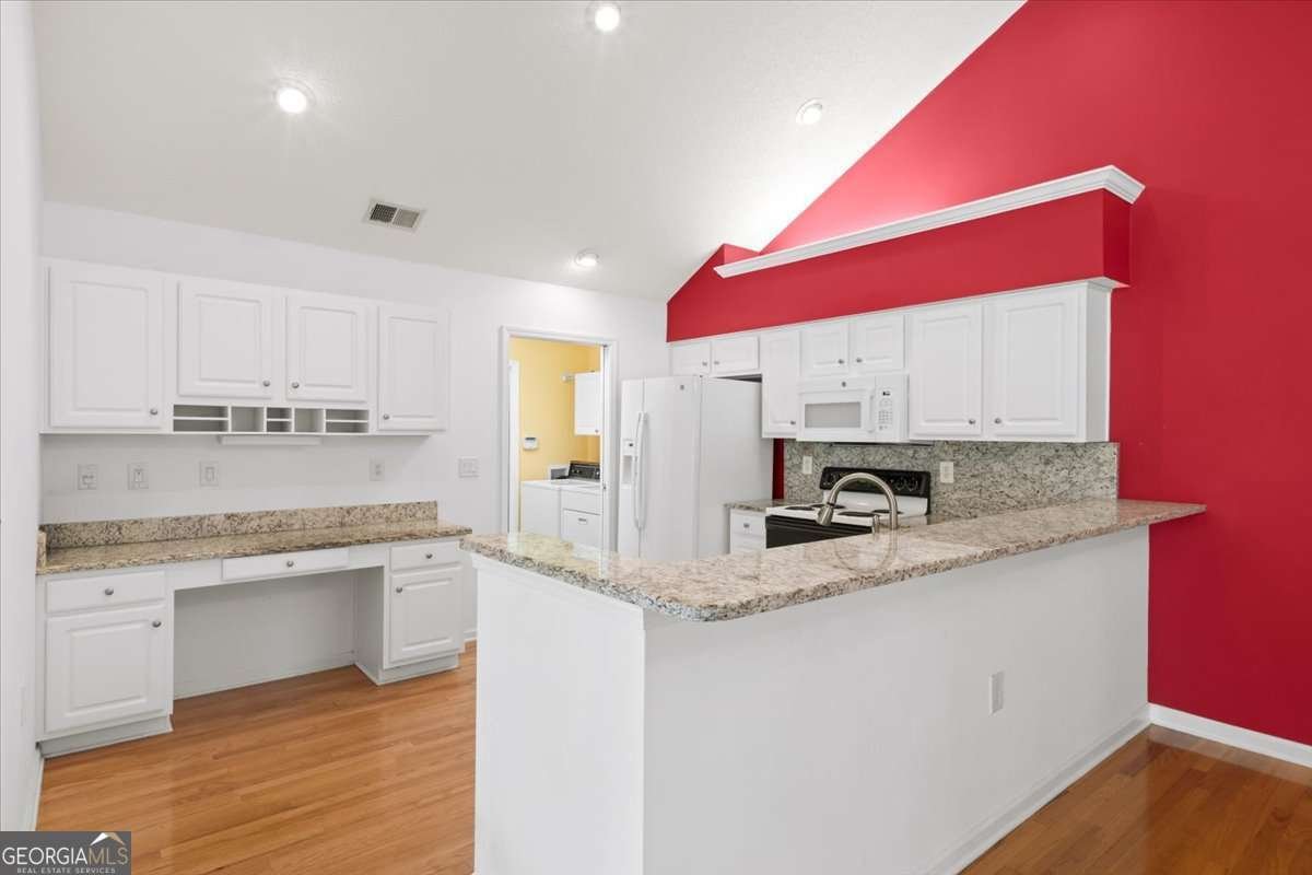 2404 Village Lane Roswell - 18
