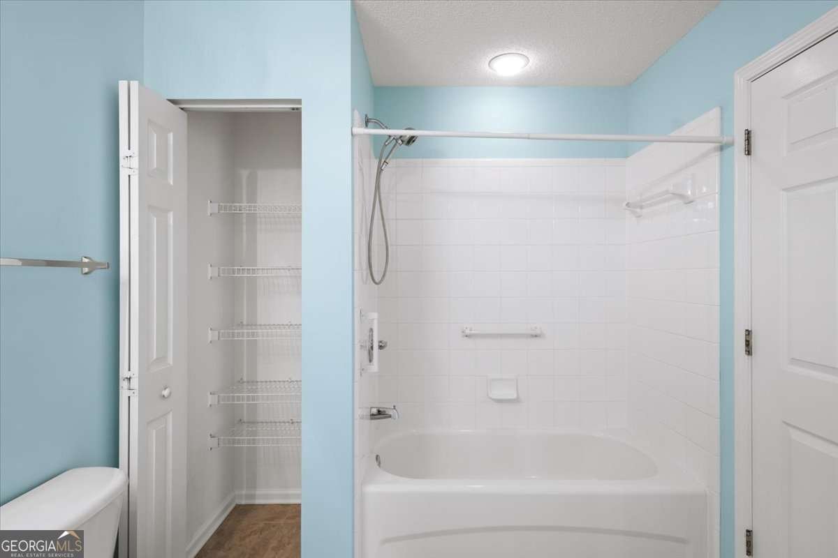 2404 Village Lane Roswell - 25