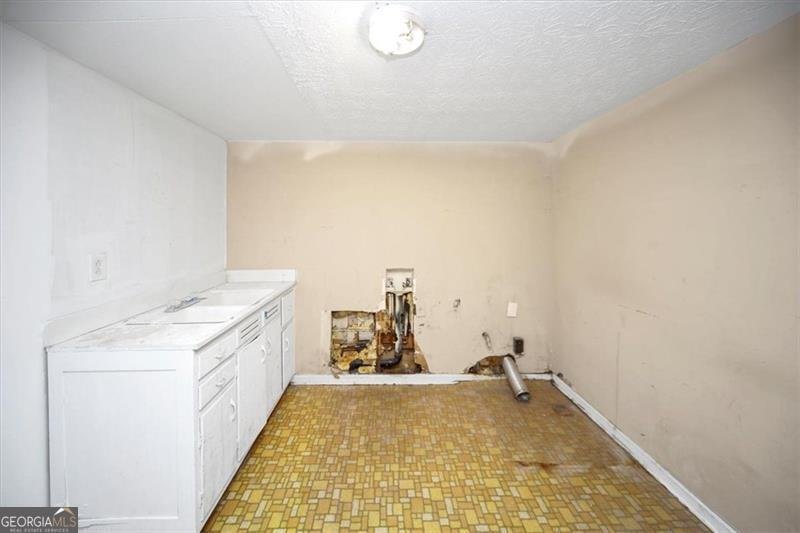 753 GLENN Drive Forest Park - 14