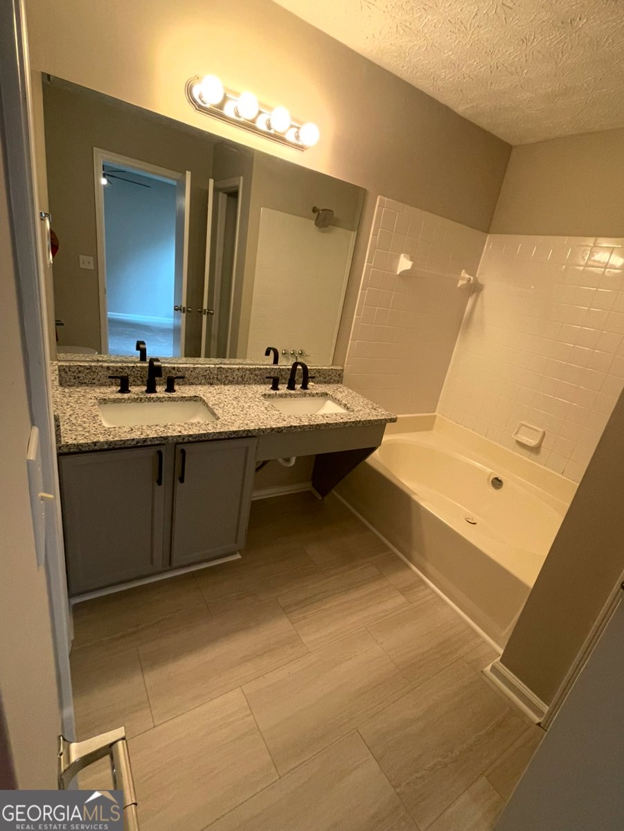 831 Stonebrook Drive Lithonia - 19